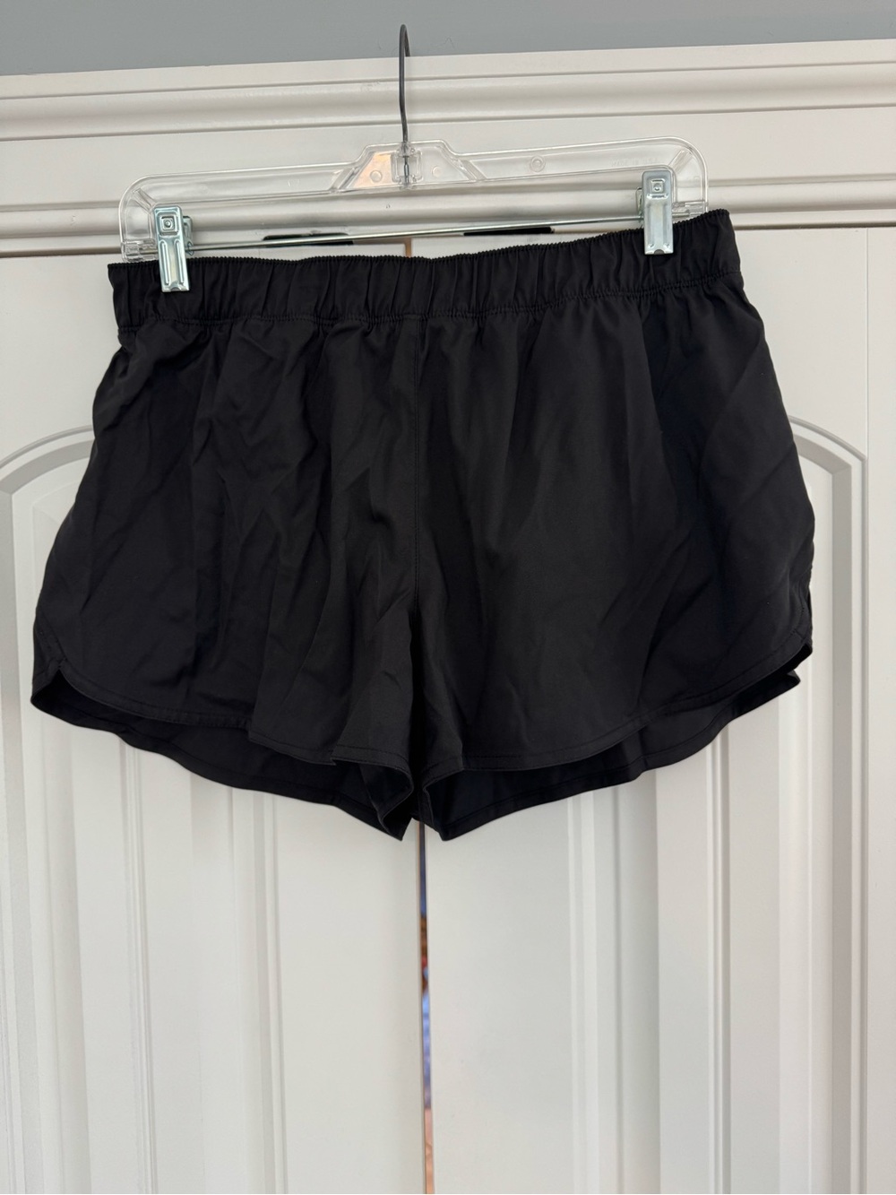 NWT Old Navy Mid-Rise StretchTech Run
Shorts - 3” inseam